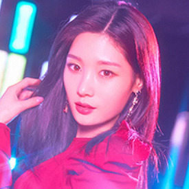 정채연